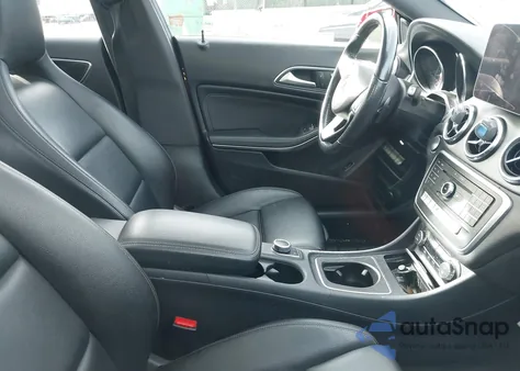 2019 Mercedes-Benz Cla 250 4Matic z USA, uszkodzony, nr VIN WDDSJ4GB2KN762133